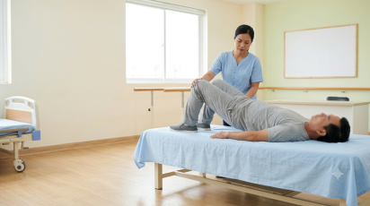 Bài tập phục hồi chức năng chi dưới cho người tai biến
