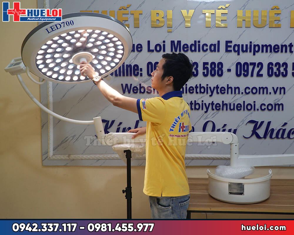 đèn led phẫu thuật treo trần nhà