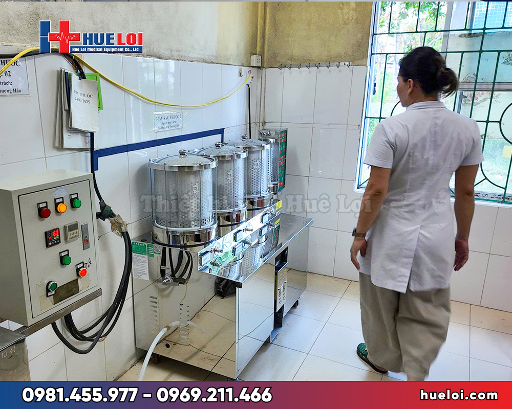 Máy sắc thuốc đóng túi tự động 3 nồi đun YJC20/3+1