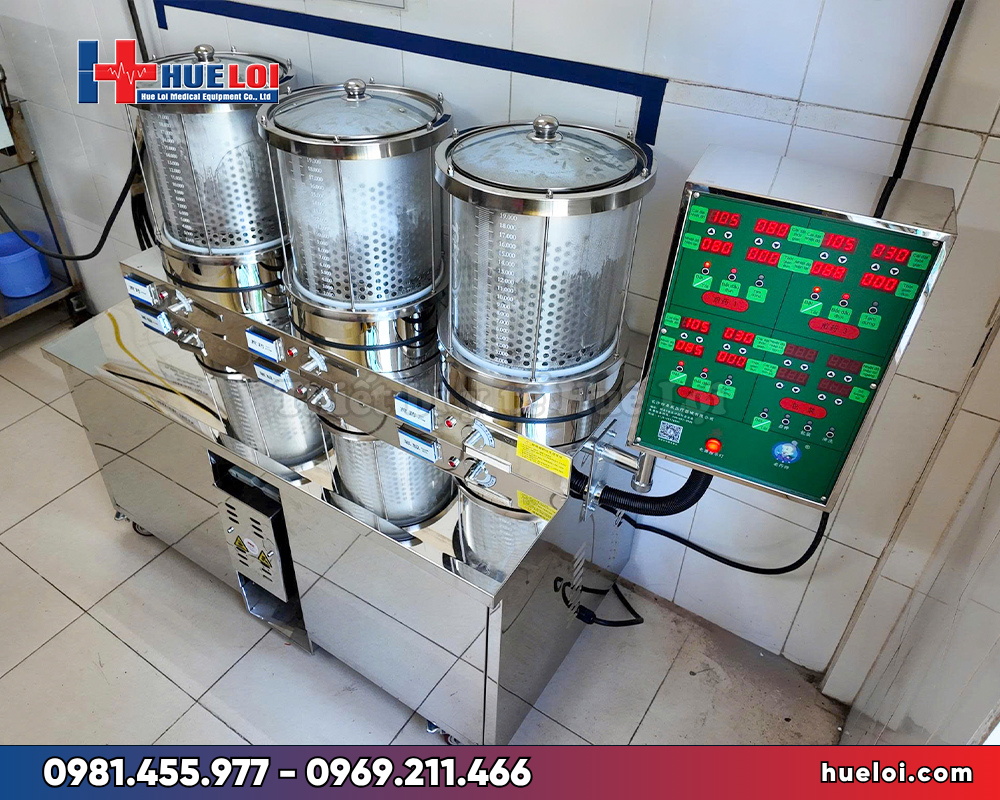 Máy sắc thuốc đóng túi tự động 3 nồi đun YJC20/3+1 - mặt trước