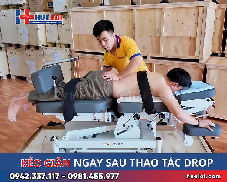 giường nắn chỉnh Coinfycare EL07 - thao tác trị liệu vùng thắt lưng