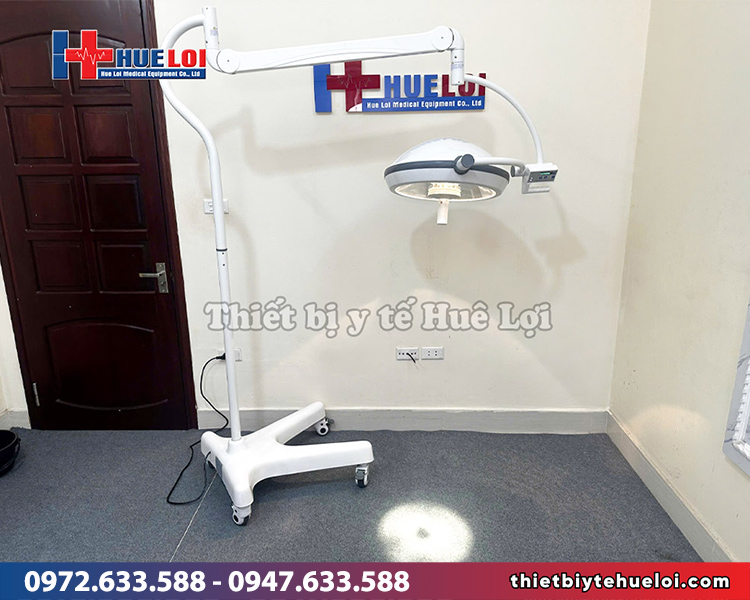 đèn mổ halogen di động