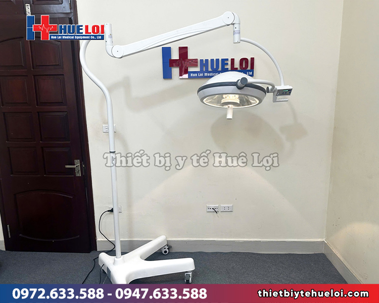 đèn phẫu thuật halogen di động