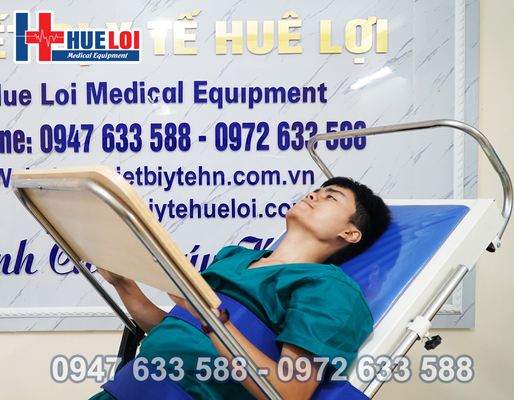 Giường tập đứng cho bệnh nhân