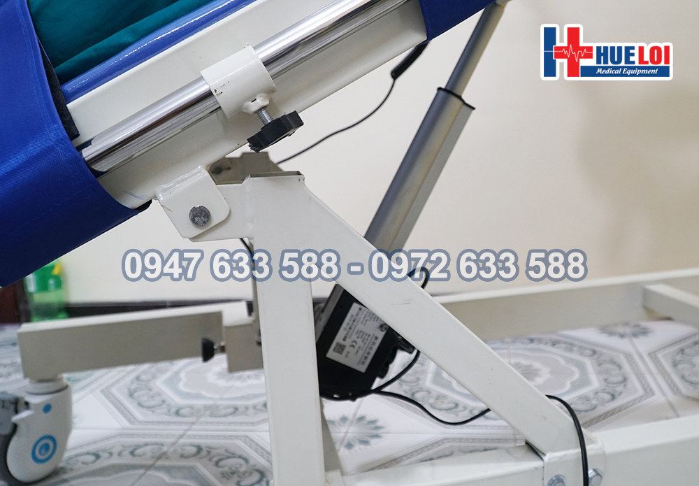 Giường tập đứng cho bệnh nhân