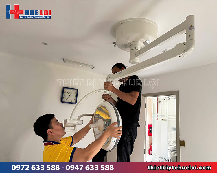 đèn phẫu thuật cố định halogen